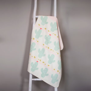 DAVID FUSSENEGGER Babydecke "Juwel" mit Kaktusmotiv | Baumwolle Viskose | 70 x 90 cm